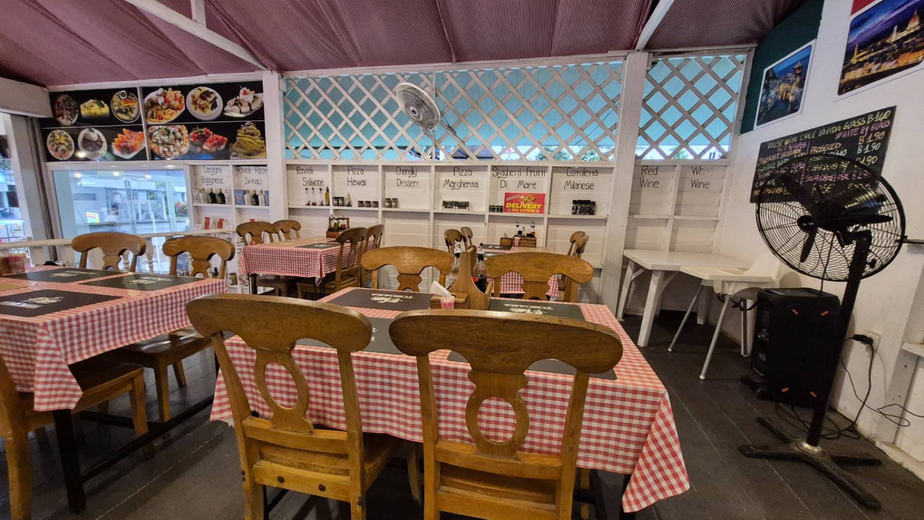 Casa Mia dining room with red checked tables